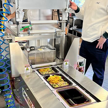 Healthcare foodservice packaging