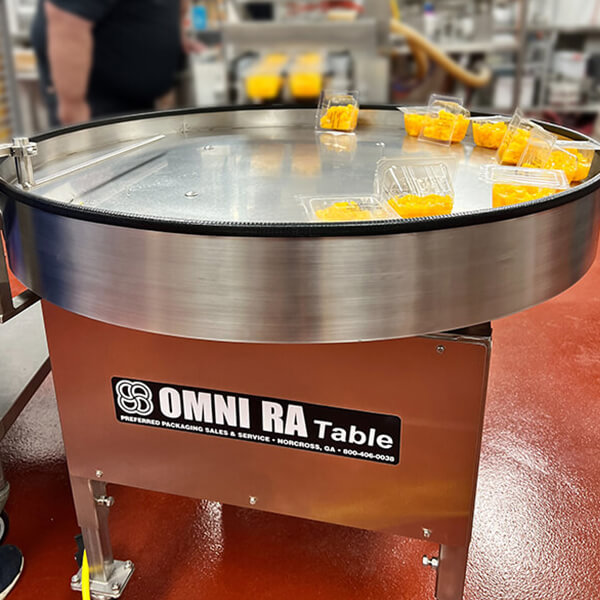 omni ra accumulation table for food trays